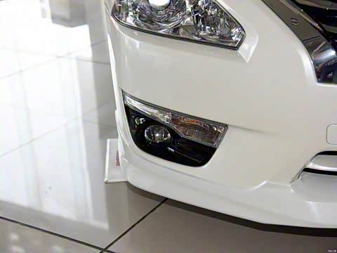 2015�� 2.0L XL-Sportyŷ���˶���