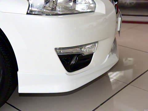 2015�� 2.0L XL-Sportyŷ���˶���