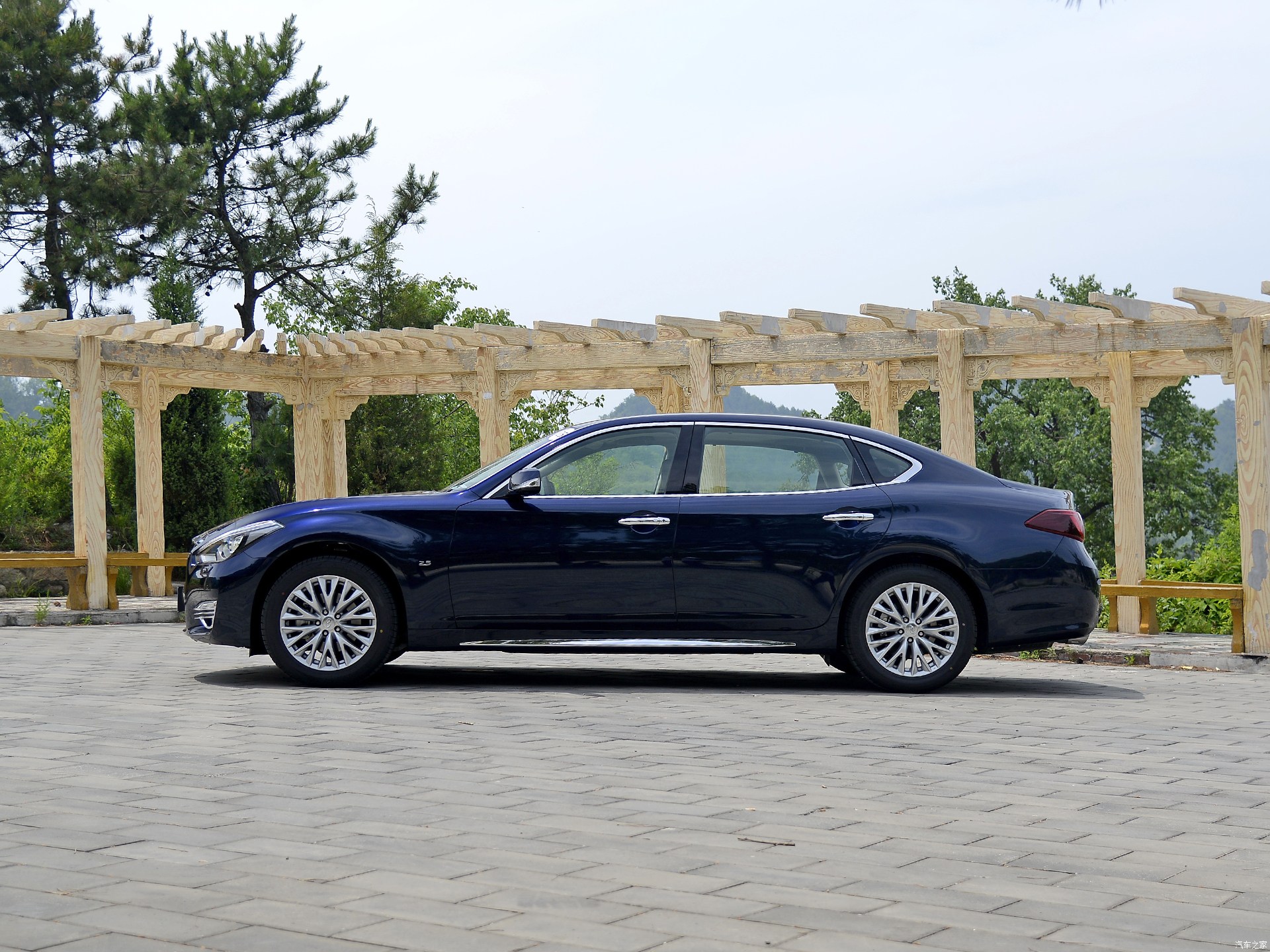 英菲尼迪q70 2015款 q70l 2.