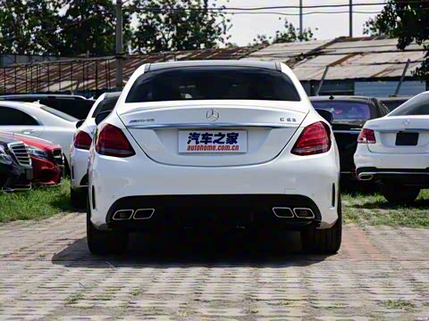 2015�� AMG C 63