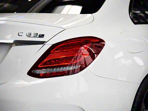 2015�� AMG C 63 S