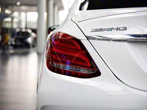 2015�� AMG C 63 S