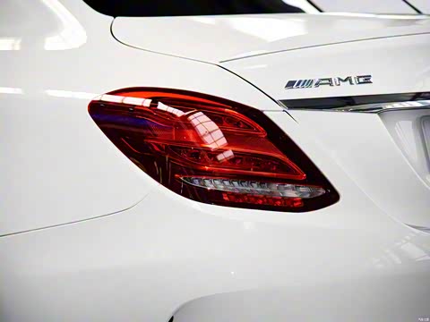 2015�� AMG C 63 S