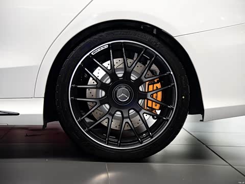 2015�� AMG C 63 S