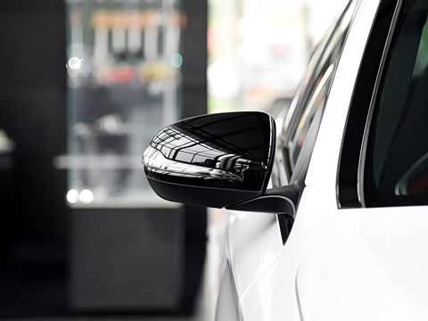 2015�� AMG C 63 S