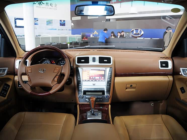 将于年内上市 华泰新款宝利格内饰官图