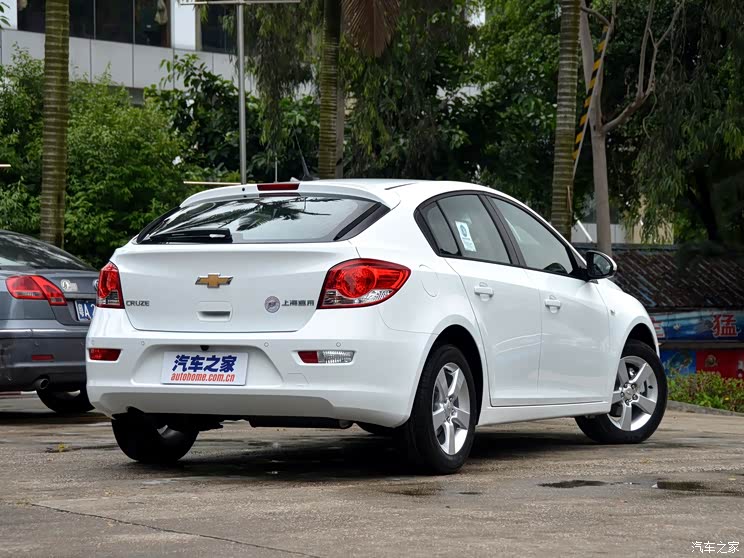 ѩ����ͨ��ѩ������³��2013�� �Ʊ� 1.6L �Զ�������