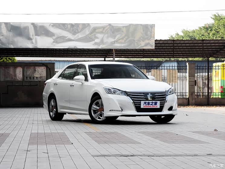 一汽丰田 皇冠 2015款 2.5l 时尚版