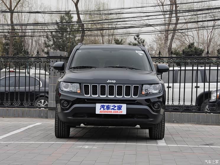 jeep指南者店内提供试乘试驾充足现车
