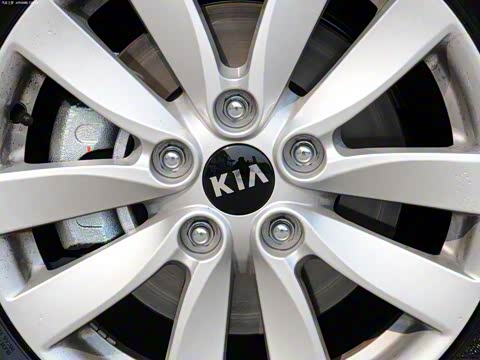 2013�� 1.6L �Զ�Premium