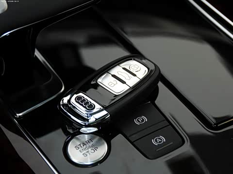 2013�� A8L 30 FSI ������