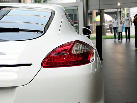 2010�� Panamera Turbo 4.8T