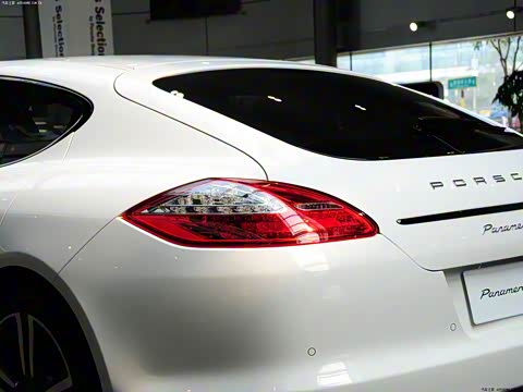 2010�� Panamera Turbo 4.8T