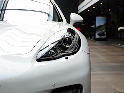 2010�� Panamera Turbo 4.8T