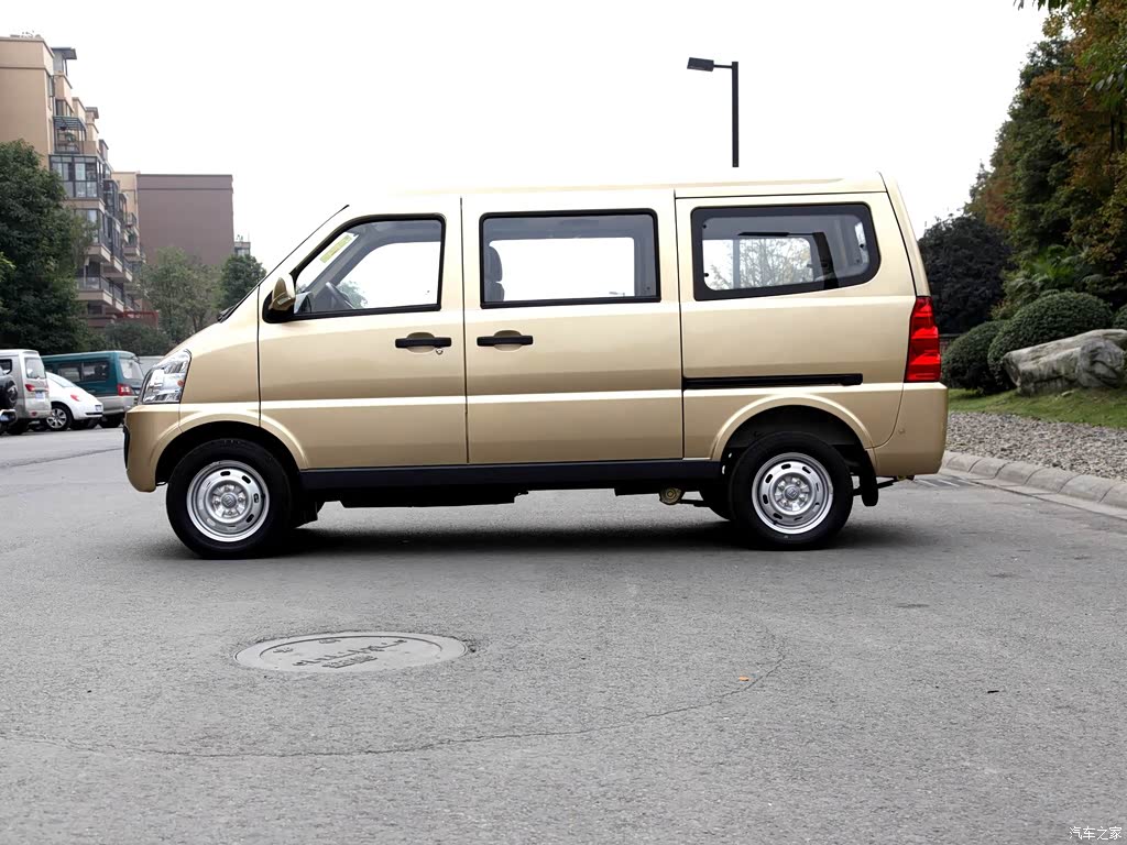 众泰v10 2012款 1.2l舒适型 100025661图片_众泰_汽车图库_汽车之家