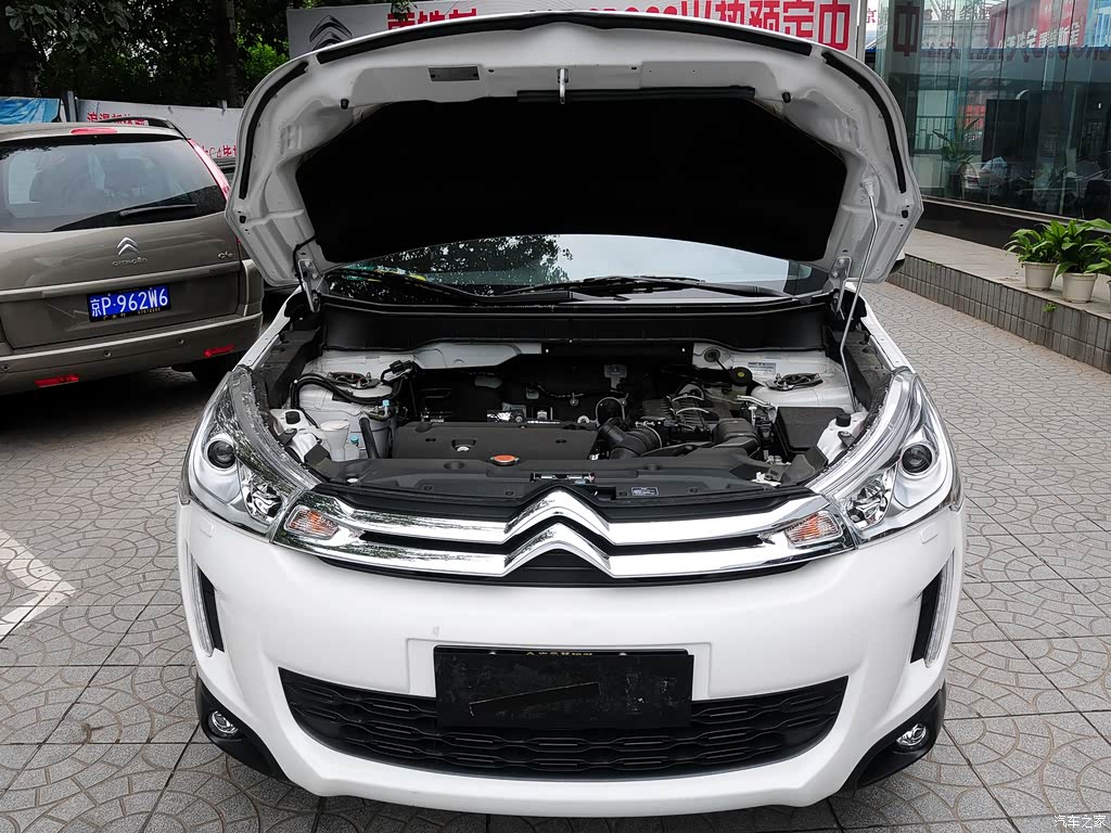 雪铁龙(进口) 雪铁龙c4 aircross 2012款 2.0l 四驱豪华版