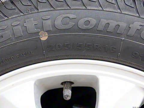 2012�� 1.5L �ֶ�������