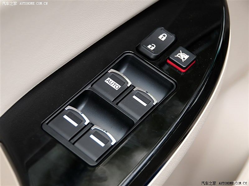 比亞迪 速銳 2012款 1.5ti 手動豪華型 愛琴藍 車廂座椅