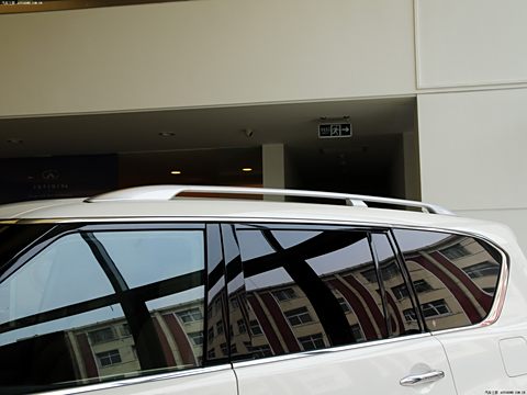 2013 QX56