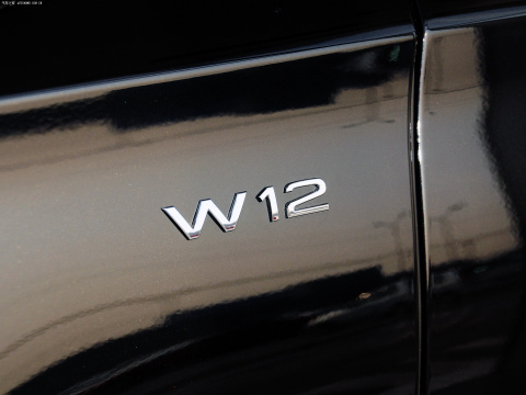 2013 A8L 6.3 FSI W12 quattro콢