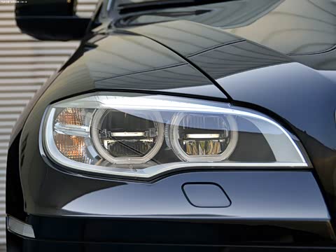 2013�� xDrive50i