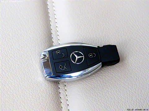 2011�� R 300 L ������