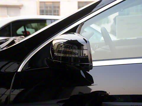 2011�� R 300 L ������