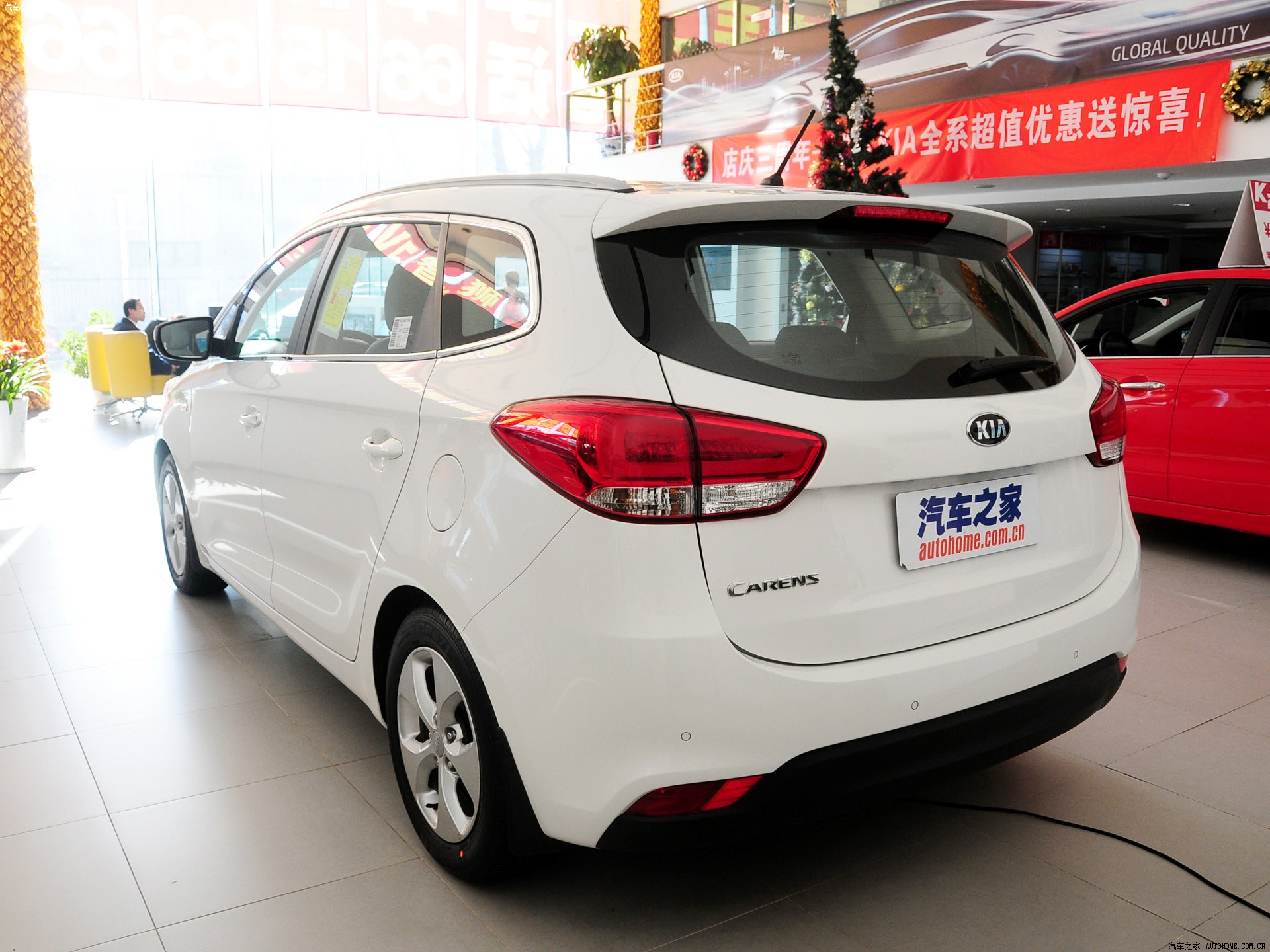 汽车图片 起亚 佳乐 2013款 2.0l 5座自动舒适版 国iv