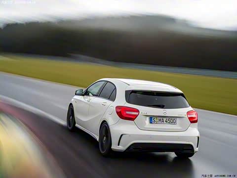 2014�� AMG A 45 4MATIC