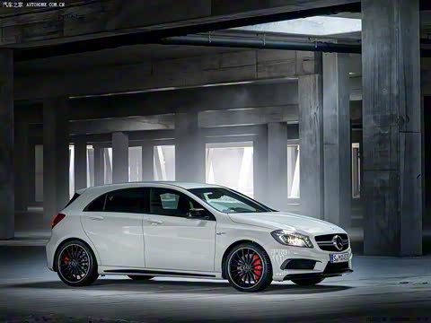 2014�� AMG A 45 4MATIC