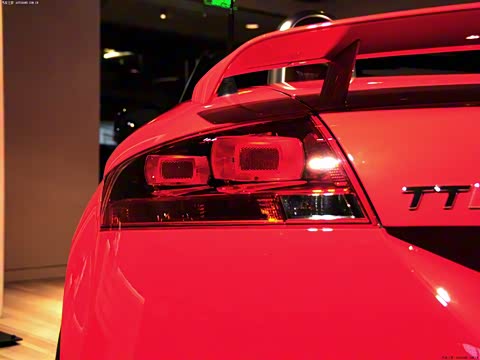 2011�� TTS Roadster 2.0TFSI quattro