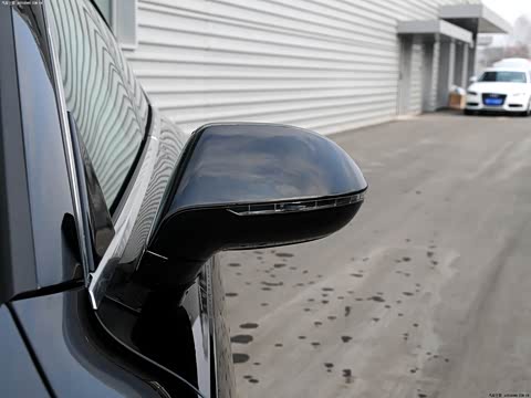 2013�� 50 TFSI quattro������