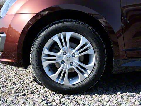 2013�� 1.5L �ֶ���׼��