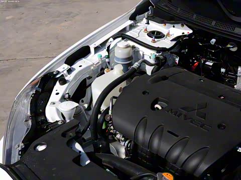 2013�� ʱ�а� 1.8L �ֶ�������