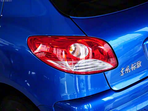 2013�� CROSS 1.4L �ֶ�Ԧ����