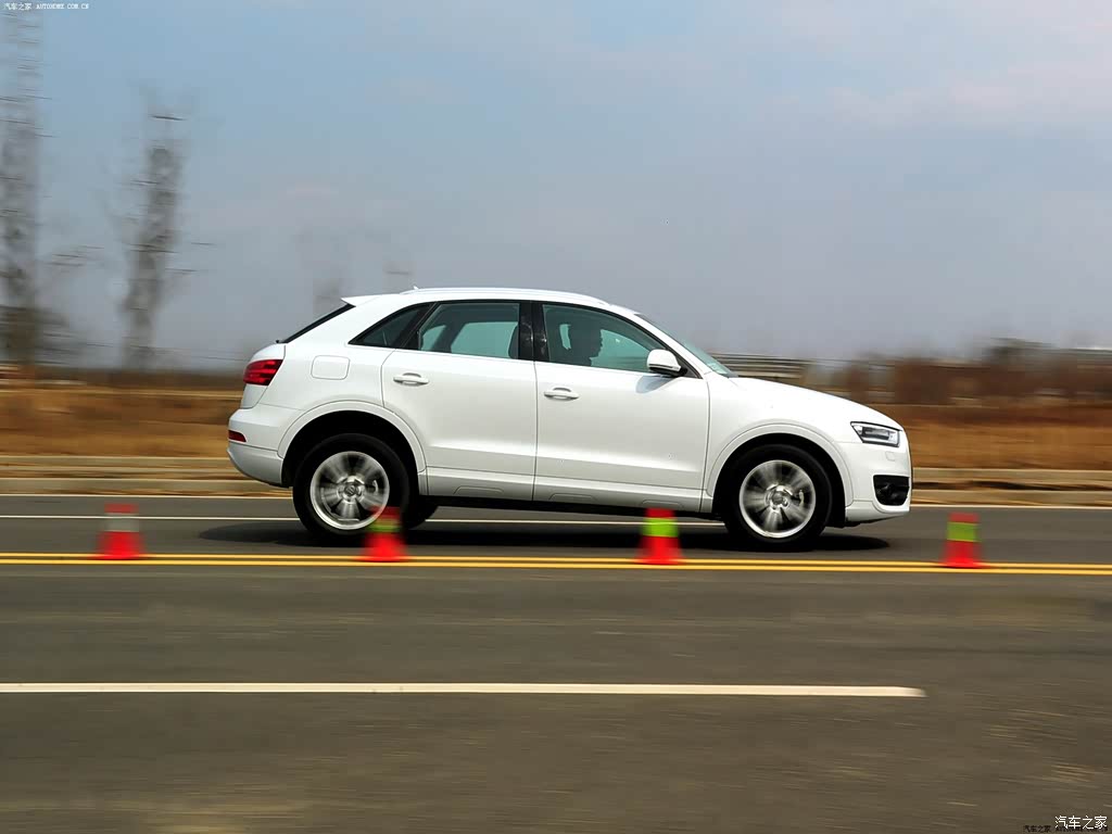 奥迪q3 2013款 35 tfsi quattro 舒适型 1897153图片_奥迪_汽车图库