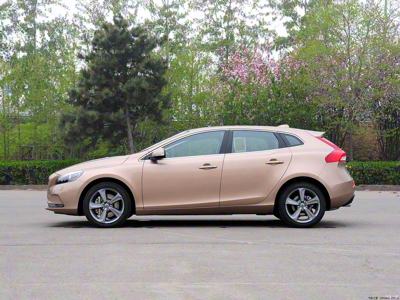 沃尔沃v40 2013款 t5 智尊版 1931928图片_沃尔沃_汽车图库_汽车之家