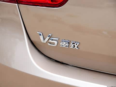 2012�� 1.5L �ֶ�������