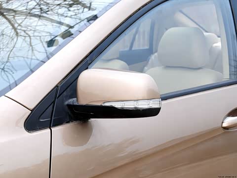 2012�� 1.5L �ֶ�������