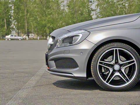 2013�� A 260 �˶���