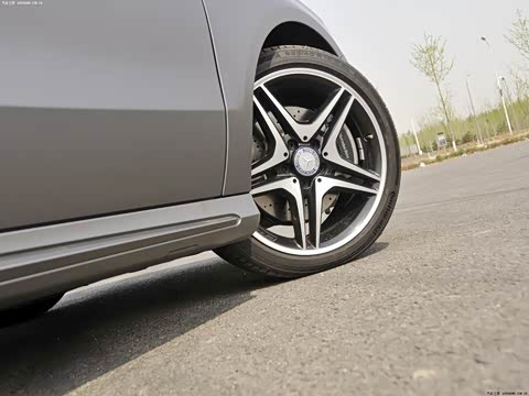 2013�� A 260 �˶���