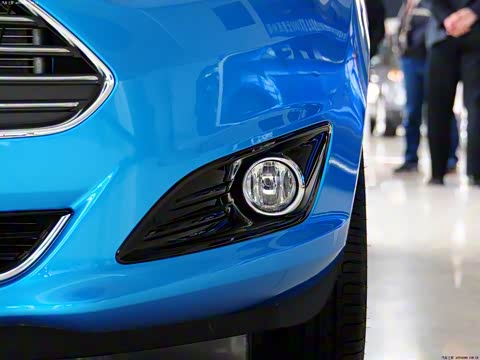 2013�� ���� 1.5L �Զ��˶���