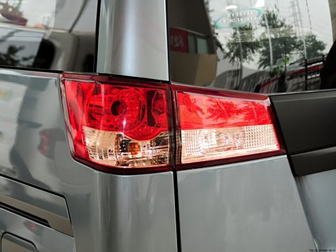 2013 1.5L ֶ׼7 V