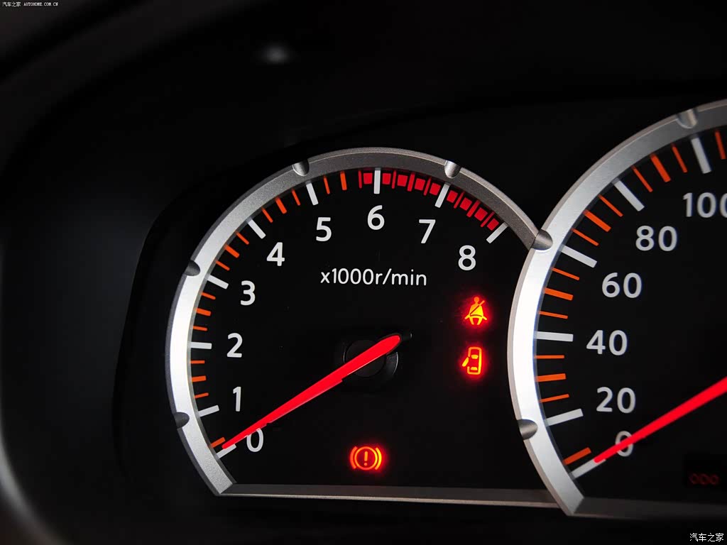 汽车图片 日产 帕拉丁 2013款 2.4l 两驱标准型 国v 2013 2006 2004