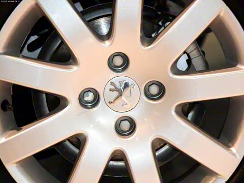 2013�� 1.6L �ֶ�CROSS