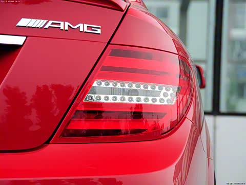 2012�� AMG C 63 Coupe ������