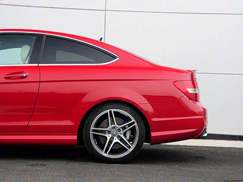 2012�� AMG C 63 Coupe ������