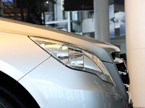 2010�� R 300 L ������