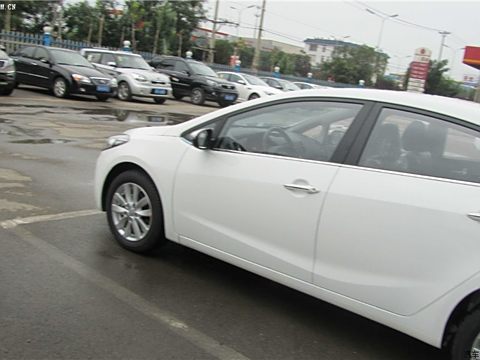 2013 1.6L ֶGLS