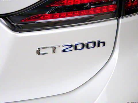 2013�� CT200h ���ʰ�